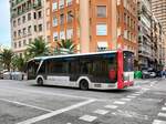 MAN Lion's City 12E, Vectalia Mia, Wagen 1053, unterwegs als Linie 9 in der Avenida de la Estación in Alicante am 20.10.2025