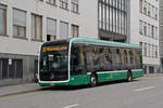 Mercedes eCitaro 8114, auf der Linie 33, wartet am 21.07.2025 an der Endstation in der Spiegelgasse. Aufnahme Basel.