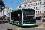Mercedes eCitaro 7134, auf der Linie 30, fährt am 20.09.2025 zur Endstation am Bahnhof SBB. Aufnahme Basel.