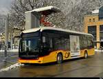 Postauto - Mercedes e Citaro BE 610535 am Tanken bei den Haltestellen vor dem Bahnhof Interlaken West am 22.11.2025