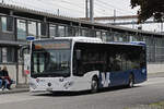 Mercedes Citaro Hybridbus, auf der Linie 606, wartet am 09.05.2025 beim Bahnhof Rothrist.