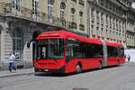 Volvo Hybridbus 890, auf der Linie 10, bedient am 11.06.2025 die Haltestelle Bundesplatz.