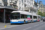 Hess Doppelgelenk Trolleybus 232, auf der Linie 8, bedient am 08.05.2026 die Haltestelle Kantonalbank. Aufnahme Luzern.
