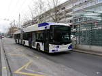 TL - Trolleybus Nr.842 unterwegs vor den SBB Bahnhof in Lausanne am 01.04.2017
