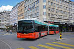 Hess Trolleybus 51, auf der Linie 1 fährt am 09.09.2022 bei der Haltestelle am Bahnhof Biel ein.