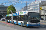 Hess Trolleybus 221, auf der Linie6 verl�sst am 08.05.2026 die Haltestelle beim Bahnhof Luzern.