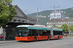 Hess Trolleybus 57, auf der Linie 1, bedient am 08.06.2026 die Haltestelle beim Bahnhof Biel.