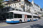 Hess Trolleybus 201, auf der Linie 6, bedient am 08.05.2026 die Haltestelle Kantonalbank. Aufnahme Luzern.
