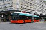 Hess Trolleybus 55, auf der Linie 1, f�hrt am 08.06.2026 zur Haltestelle beim Bahnhof Biel.