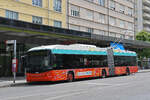 Hess Trolleybus 57, auf der Linie 1, bedient am 08.06.2026 die Haltestelle beim Bahnhof Biel.