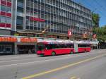 Hess Trolleybus mit der Betriebsnummer 4 auf der Linie 12 am Bubenbergplatz in Bern.