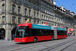 Hess Trolleybus 28, auf der Linie 12, fährt am 11.06.2025 durch die Spitalgasse in Bern.