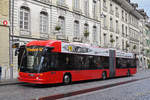 Hess Trolleybus 25, auf der Linie 12, bedient die Haltestelle Zytglogge.