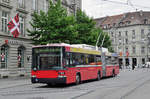 NAW Hess Trolleybus 13, auf der Linie 12, fährt zur Haltestelle beim Bahnhof Bern.