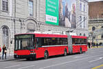 NAW Trolleybus 7, auf der Linie 21, überquert den Bubenbergplatz. Die Aufnahme stammt vom 08.11.2012.