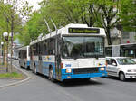 NAW Trolleybus 266 mit AW, auf der Linie 1, fährt am 04.05.2010 durch die Pilatusstrasse.