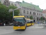MAN Oberleitungsbus im Stadtverkehr von Bergen im Juni 2012.