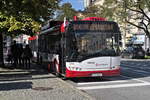 Solaris Trollino der Salzburg AG (Bus 314, S-340NY) auf Schulungsfahrt an der Haltestelle Salzburg Mirabellplatz.