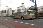 HINO  Blue Ribbon (Modelljahr 1990er) der Kanto Transportation, im 27.03.2023, Utsunomiya Stadt, Präfektur Tochigi. (2)