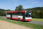 Bus Rheinland-Pfalz: Mercedes-Benz O 407 (BIR-WR 50) vom Omnibusbetrieb Westrich Reisen GmbH, aufgenommen im September 2021 in der Nhe von Herrstein, einer Ortsgemeinde im Landkreis Birkenfeld.