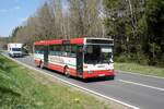 Bus Rheinland-Pfalz: Mercedes-Benz O 407 (BIR-WR 50) vom Omnibusbetrieb Westrich Reisen GmbH, aufgenommen im April 2022 in der Nhe von Kempfeld, einer Ortsgemeinde im Landkreis Birkenfeld.