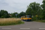 Auf den Spuren der Braunkohle besuchte der Ikarus 280.02 der Leipziger Verkehrsbetriebe (Arbeitsgemeinschaft  Historische Nahverkehrsmittel Leipzig  e.V.) das Dorf Pödelwitz.
