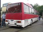 Omnibus Ikarus 250 SL aus dem Landkreis Ostvorpommern (OVP) anläßlich 130 Jahre Strba in Rostock [27.08.2011] 