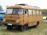 Omnibus LD 2002 aus dem Kreis Jerichower Land beim 12. Perleberger Oldtimer- und Militrfahrzeugtreffen, Flugplatz Perleberg [10.07.2010]
