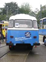 Reiseomnibus ROBUR LO 3000 der Rostocker Shanty-Chor&acute;s  Luv und Lee  aus dem Landkreis Bad Doberan (DBR) anl��lich 130 Jahre Strba in Rostock [27.08.2011] 
