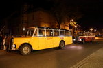 Zwei Saurer Postautos (Alpenwagen) L4C Typ IIIa der Schloßbahn Wernigerode am Abend des 23.10.2016 am Busbahnhof Wernigerode.