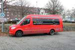 DB Regio Bus Mercedes Benz Sprinter am 11.12.21 in Wiesbaden Hbf