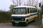 Mercedes O309 D, aufgenommen im April 1999 auf dem Parkplatz der Westfalenhallen in Dortmund.