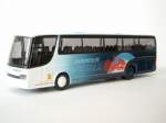 Setra S 315 HD Omnibus der Entsorgungs- und Verkehrsbetriebe Wismar (EVB); mit Werbung für die HANSESTADT WISMAR , Epoche V [Modell: RIETZE 64131]