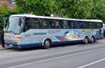 Ein BOVA Reisebus bringt Turisten vom Rathaus Papenburg zur Besichtigung der Meyerwerft am 18.05.2013.