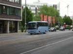 Ein Isuzu Reise Bus am 30.04.11 in Frankfurt am Main 