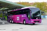 MAN Lion's Coach L, Pinkbus GmbH, Berlin ZOB im Oktober 2022.