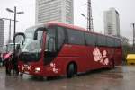 MJB Coach (VHW 993) aus Veltem-Beisem in Belgien ist mit Besucher fr den Weihnachtsmarkt in Essen auf den Busparkplatz Hachestr. angekommen.