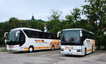 Links ein Neoplan Tourliner und Rechts ein Mercedes O 404 von WINTER Reisen aus Österreich in Krems gesehen.