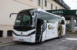 Nagelneuer Mercedes Benz Unui Reisebus am 14.4.2017 vor Hotel in Clane in Irland.