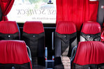 Mächtig Platz und bequemes Sitzen in der letzten Reihe im Mercedes Tourismo von Reise Schieck aus der BRD.
