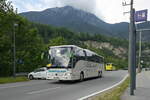 Mercedes-Benz Tourismo von Rietzler als Schienenersatzverkehr für die Arlbergbahn am Bahnhof Imst-Pitztal. Aufgenommen 22.6.2021.