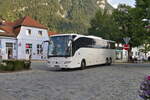 Mercedes-Benz Tourismo (BC-R 785) als Schienenersatzverkehr am Bhf. Mittenwald. Aufgenommen 30.8.2022.