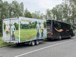 Mercedes Tourismo von Royal Busreisen aus Deutschland mit Anhänger in Plau am See am 05.07.2024
