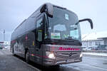 Mercedes-Benz Tourismo von Auderer als Schienenersatzverkehr f�r die Unterinntalbahn in Innsbruck, Frachtenbahnhof/Verladestelle. Aufgenommen 9.1.2026.