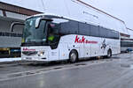 Mercedes-Benz Tourismo von k&k Busreisen, abgestellt f�r den Schienenersatzverkehr der Unterinntalbahn in Innsbruck, Frachtenbahnhof/Verladestelle. Aufgenommen 9.1.2026.