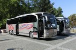 2 Mercedes Benz Reisebusse von Omnibus Klein am 11.09.2015 in Mainz. Ein Travego und dahinter ein Tourismo RHD