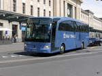 Reisebus - Mercedes Travego vor dem SBB Bahnhof in Genf am 03.06.2017