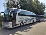 Mercedes-Benz Travego und Tourismo von Busreisen Schuster beim Aufräumen nach dem  Fotoshooting .
Am 1. ‎August ‎2020