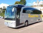 Mercedes Travego von Nessetal-Reisen aus Deutschland im Stadthafen Sassnitz am 29.09.2018