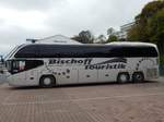 Neoplan Cityliner von Bischoff Touristik aus Deutschland im Stadthafen Sassnitz am 21.10.2017